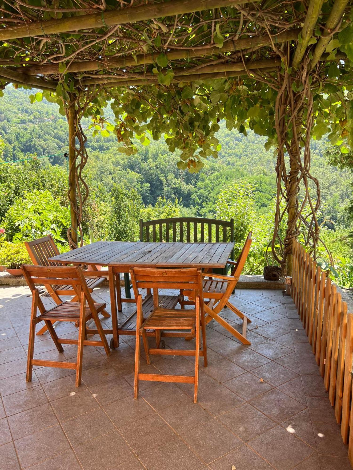 Casa Boru - A Beautiful Fully Restored Spacious House With Fantastic Views Calice al Cornoviglio Exterior photo